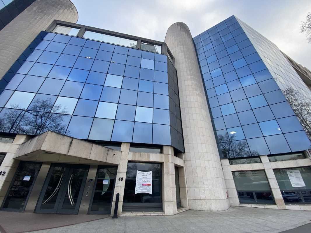 L'immeuble LE PRESIDENT est situé dans le premier