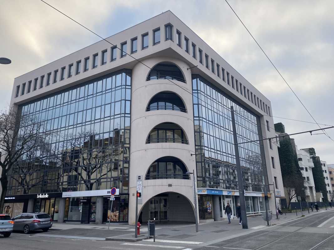 Surface de bureaux de 2 373 m² idéalement située 