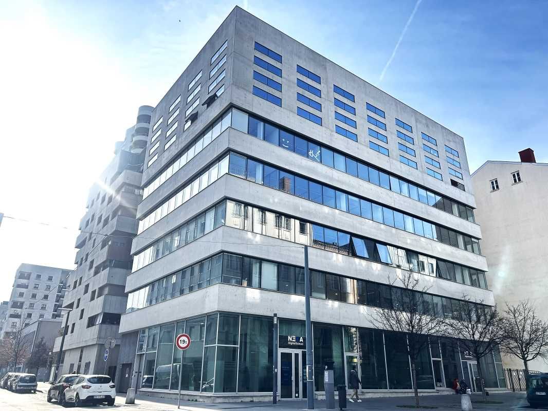 Au coeur du quartier de Confluence, nous vous pro