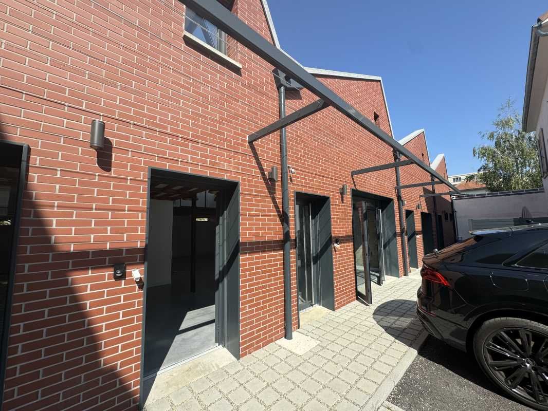 A découvrir  196 m² de bureaux entièrement rénové