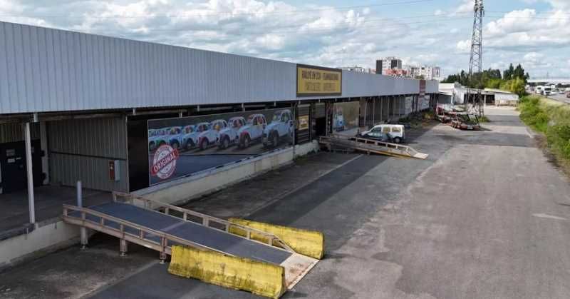 Nous vous proposons à la vente un bâtiment de 675