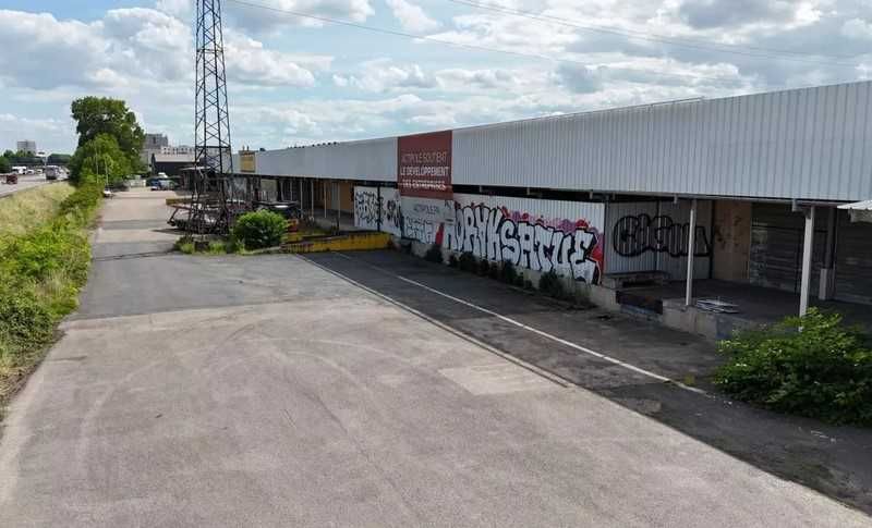 Nous vous proposons à la vente un bâtiment de 675