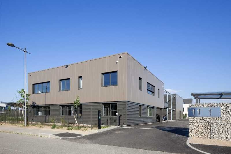 Idéalement situé à Saint-Priest au sein de la Zac