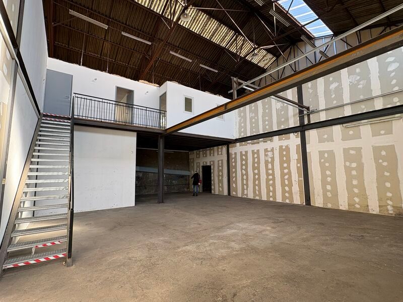 Dans la zone d'activités de Feyzin, nous vous pro