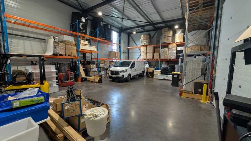 Nous vous proposons à la location, un local d'act