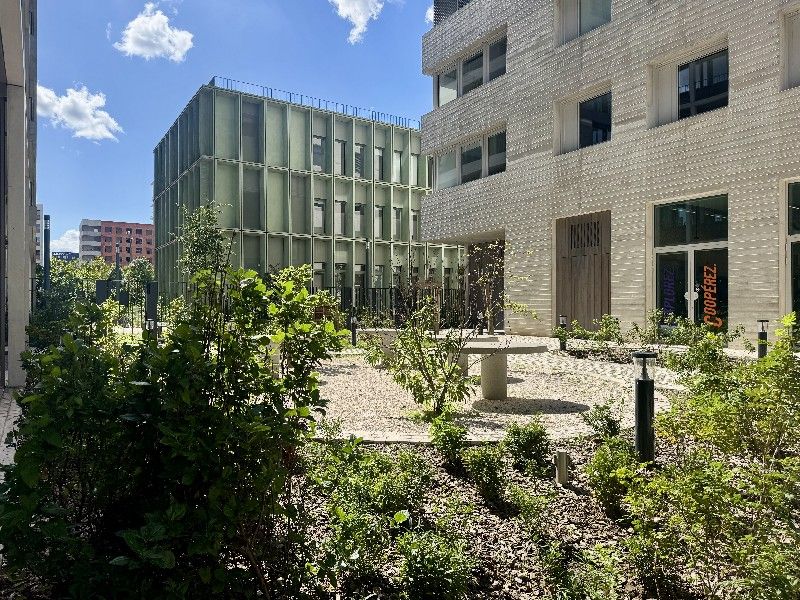 Situés en plein coeur de Lyon Confluence, nous vo