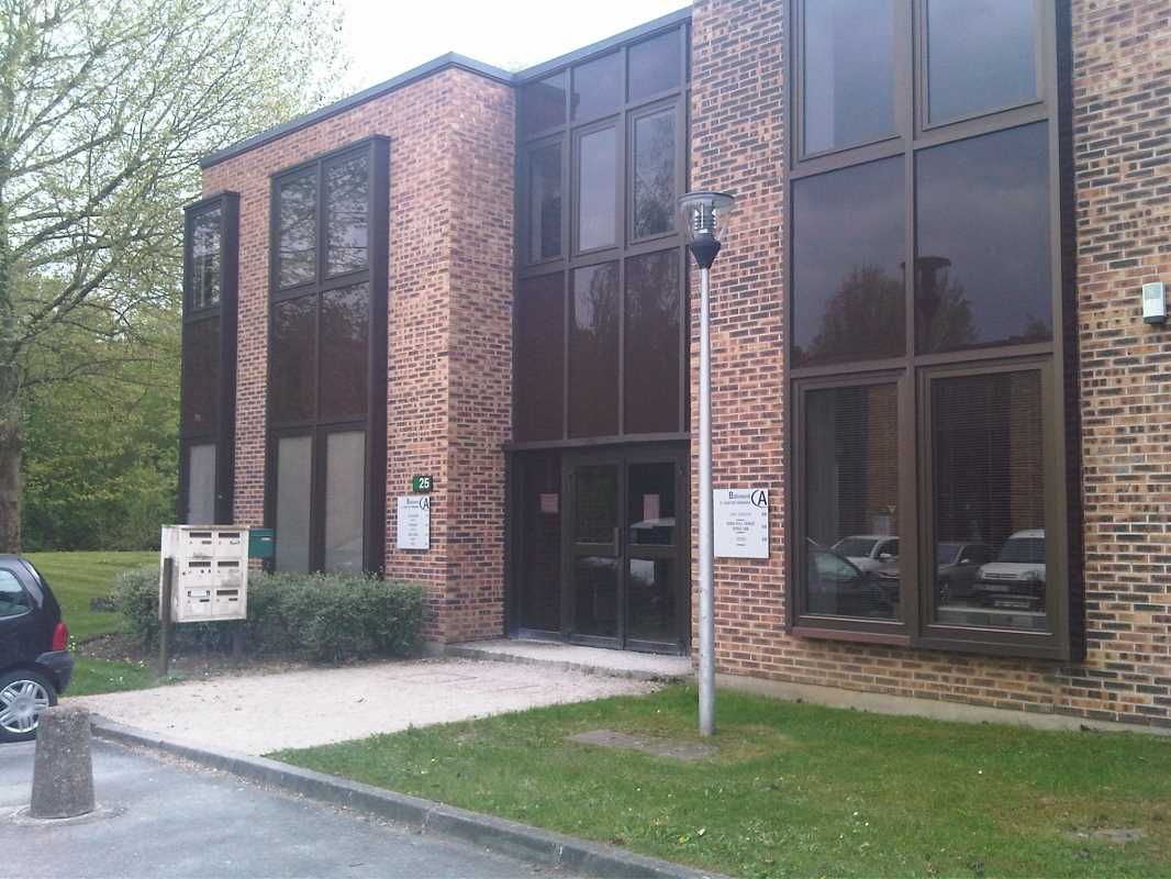 A proximité de l'autoroute A4, G2B REAL ESTATE vo