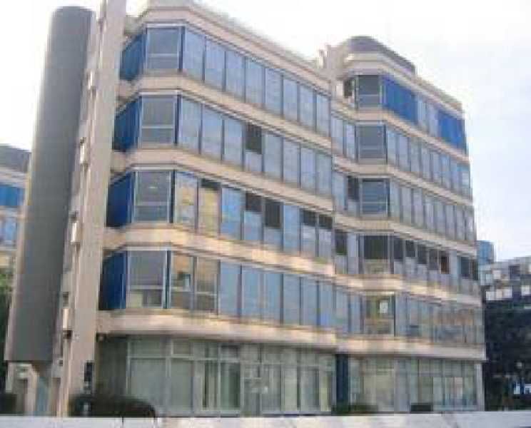 Dans un immeuble de standing sur la commune de No