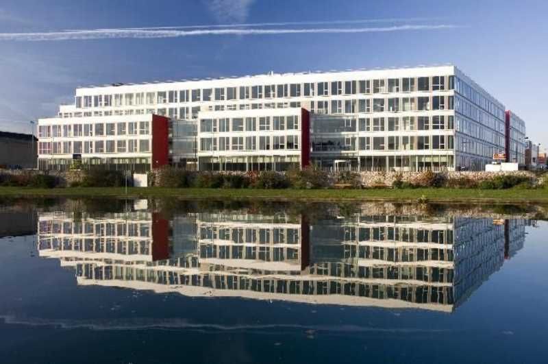 Au Nord de la Plaine Saint Denis, G2B REAL ESTATE