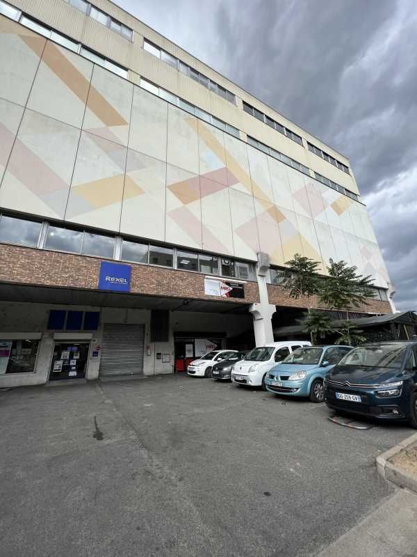 En bail dérogatoire: 50 euros/m²/an/HT  A deux pa