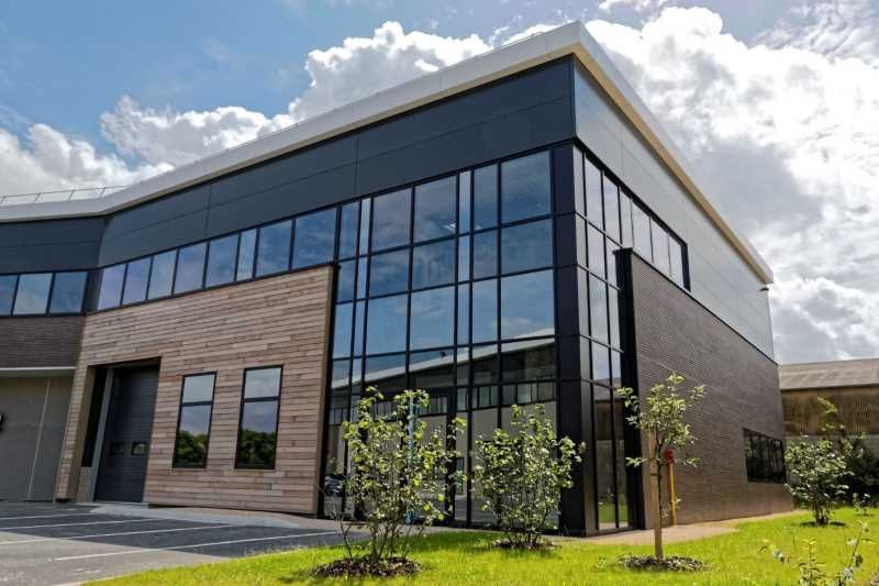 A proximité de l'autoroute A86, sur un site neuf 