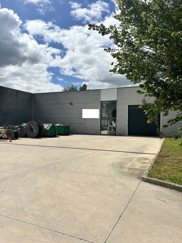 G2B REAL ESTATE vous propose à proximité immédiat