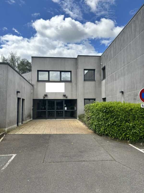 G2B REAL ESTATE vous propose à proximité immédiat