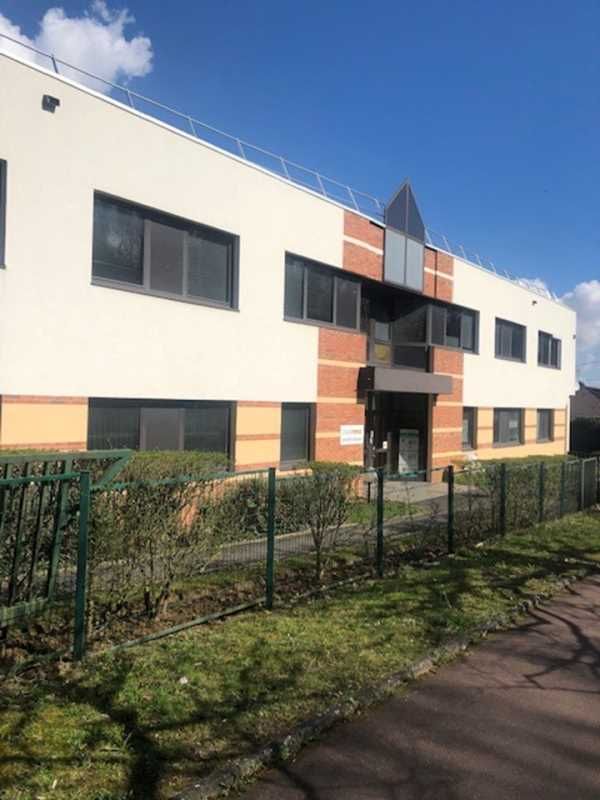 A proximité de l'autoroute A4, nous vous proposon