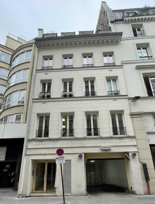 A proximité immédiate des Champs Elysées, nous vo