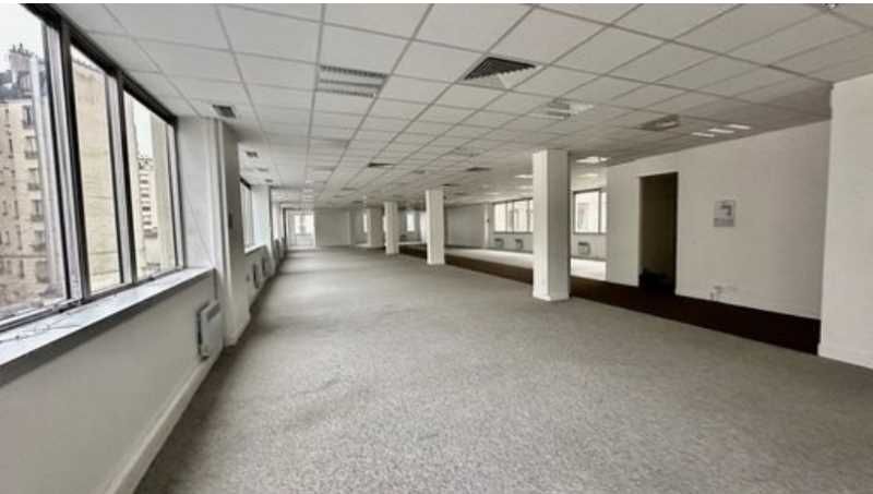 Nous proposons plusieurs  surfaces de bureaux à l