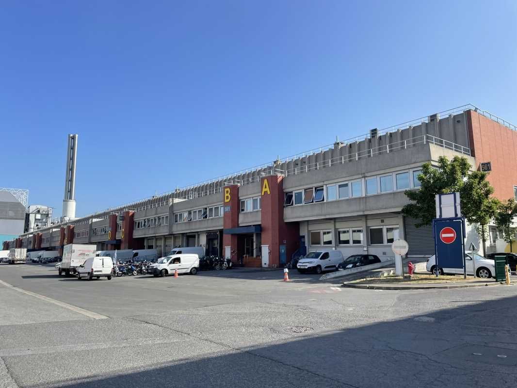 Locaux d'activités à louer à Saint-Ouen. Nous vou