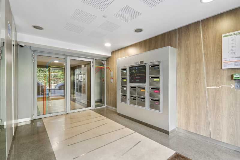 A la vente, des bureaux modernes et climatisés à 