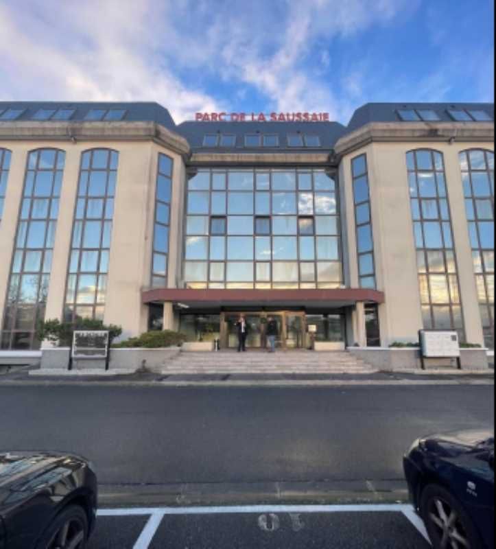 Au sein du Parc de la Saussaie, G2B REAL ESTATE v