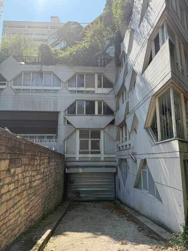 "G2B Real Estate vous propose des locaux d'activi