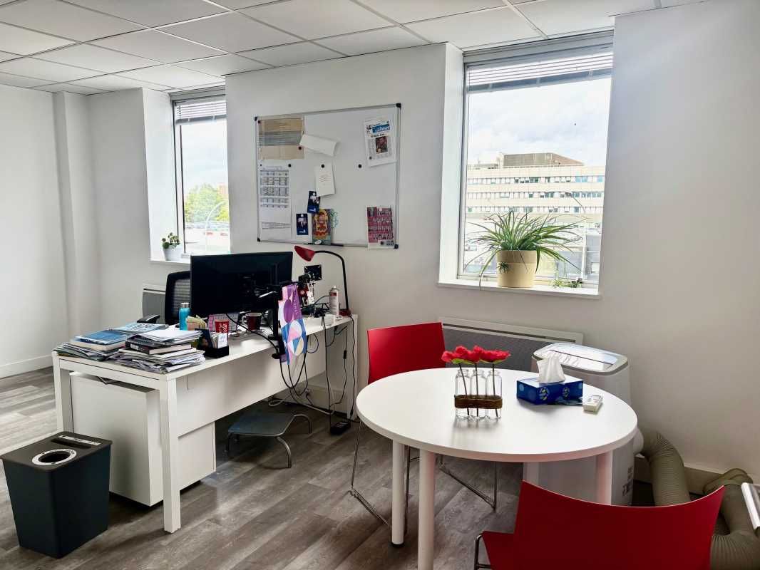 A 400 m du métro 8 station Créteil  l'Echat, nous