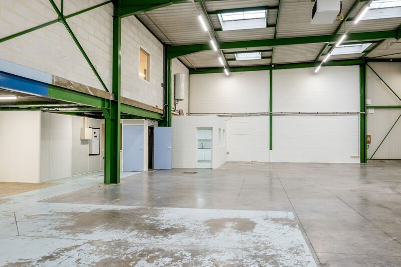 Nous vous proposons à proximité de l'autoroute A4