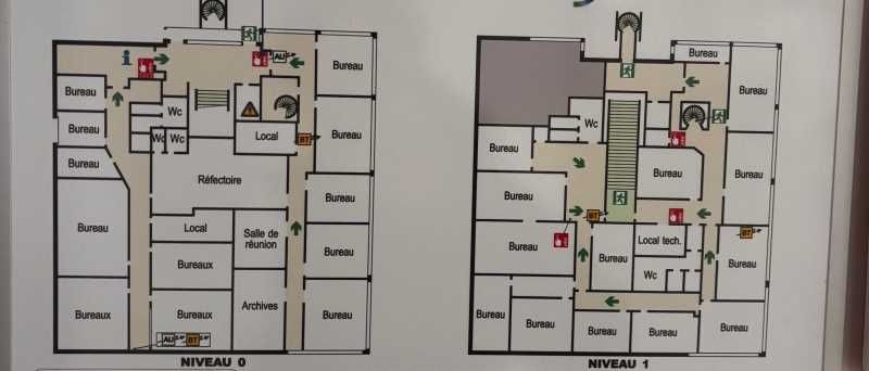 Location locaux commerciaux 945 m² non divisibles