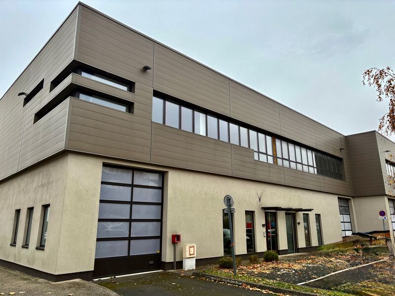 À proximité de l'A4 et et de l'A104, nous vous pr