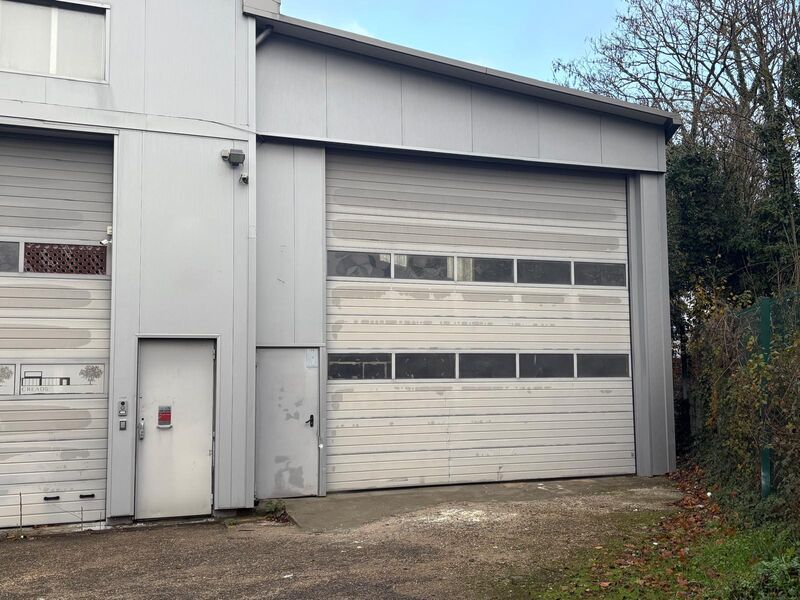 Nous vous proposons à la location des locaux d'ac