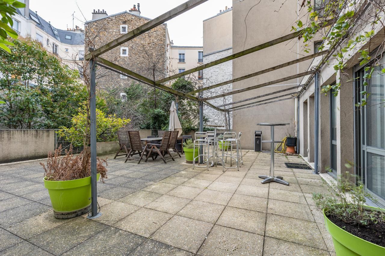 165 m² pour ce bureaux en location à Paris