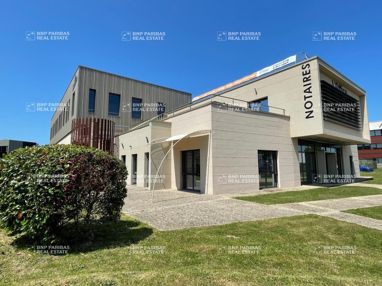 826 m² pour ce bureaux en location à Isneauville