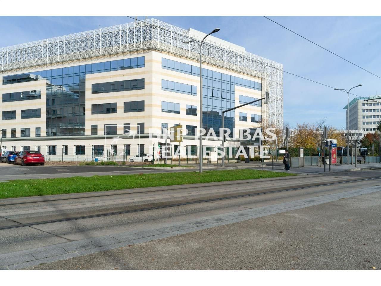 15369.83 m² pour ce bureaux en location à Velizy villacoublay