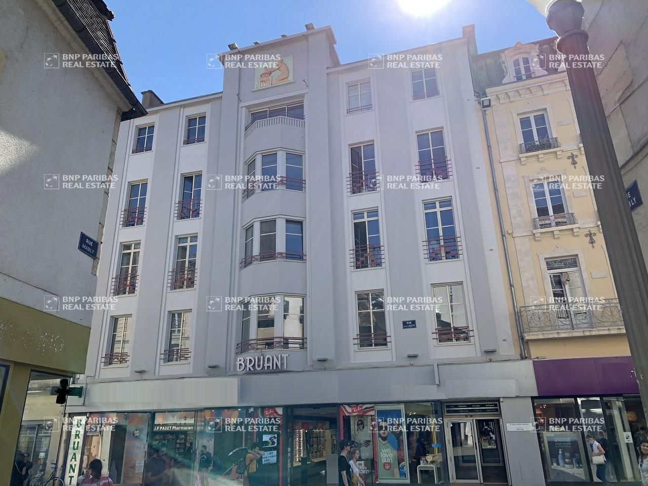 139 m² pour ce bureaux en location à Dijon