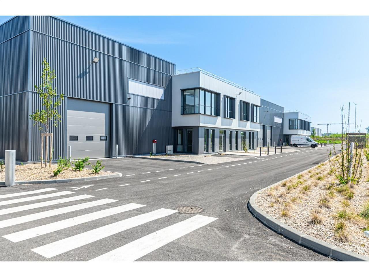 9091.38 m² pour ce activité en location à Saint-priest