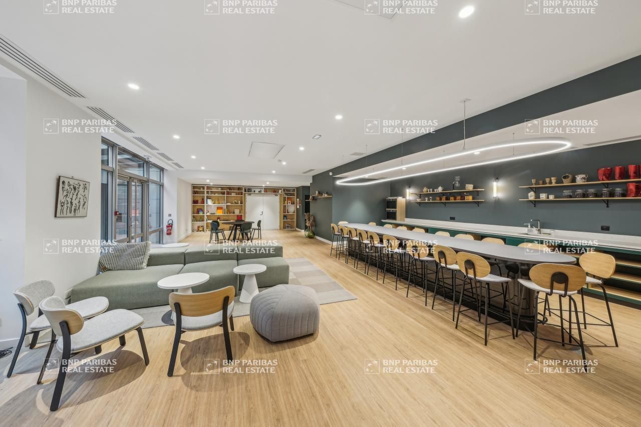 5808 m² pour ce bureaux en location à Montrouge