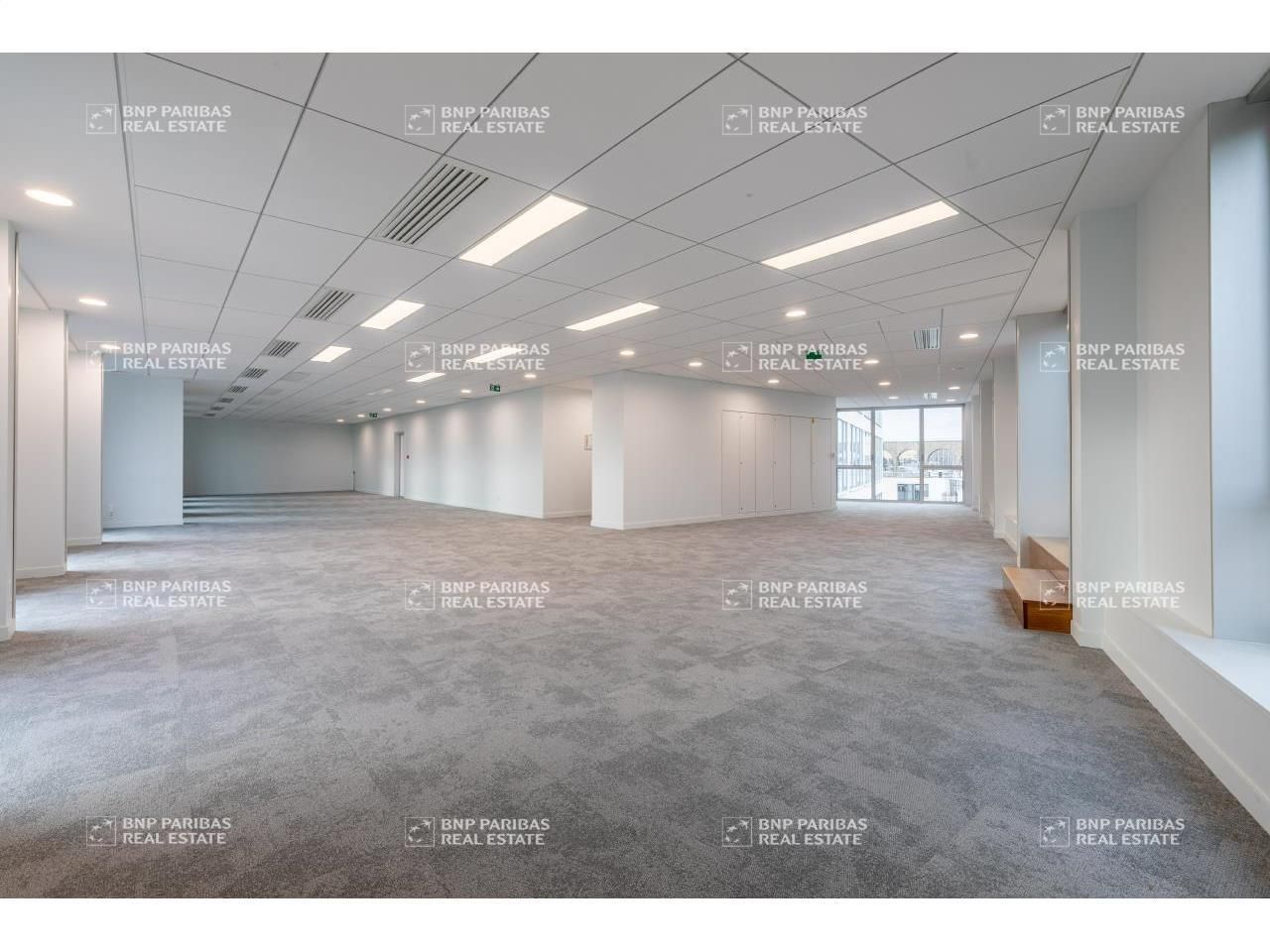 2129.7 m² pour ce bureaux en location à Cachan