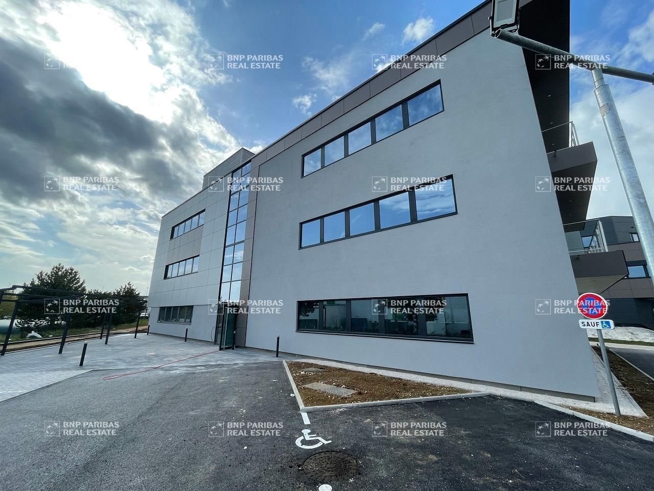 Location Bureaux 895.66 m² non divisibles 21121 Fontaine-lès-dijon