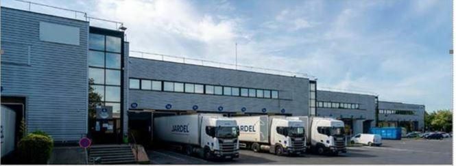 Location Entrepôts classe A 13393 m² divisibles 93350 Le bourget
