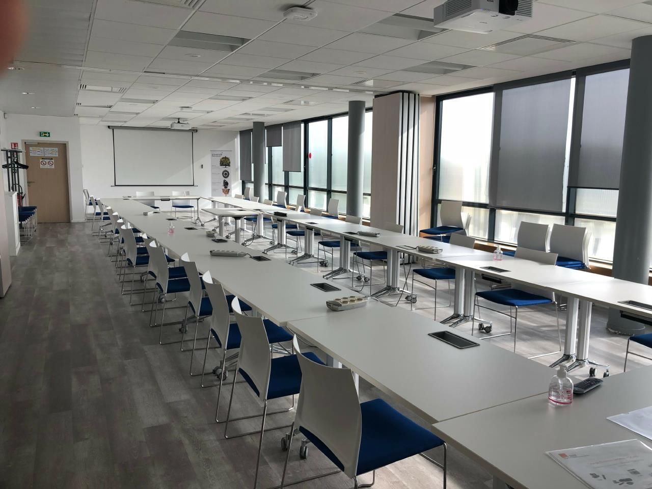 881 m² pour ce bureaux en location à Saint-aubin