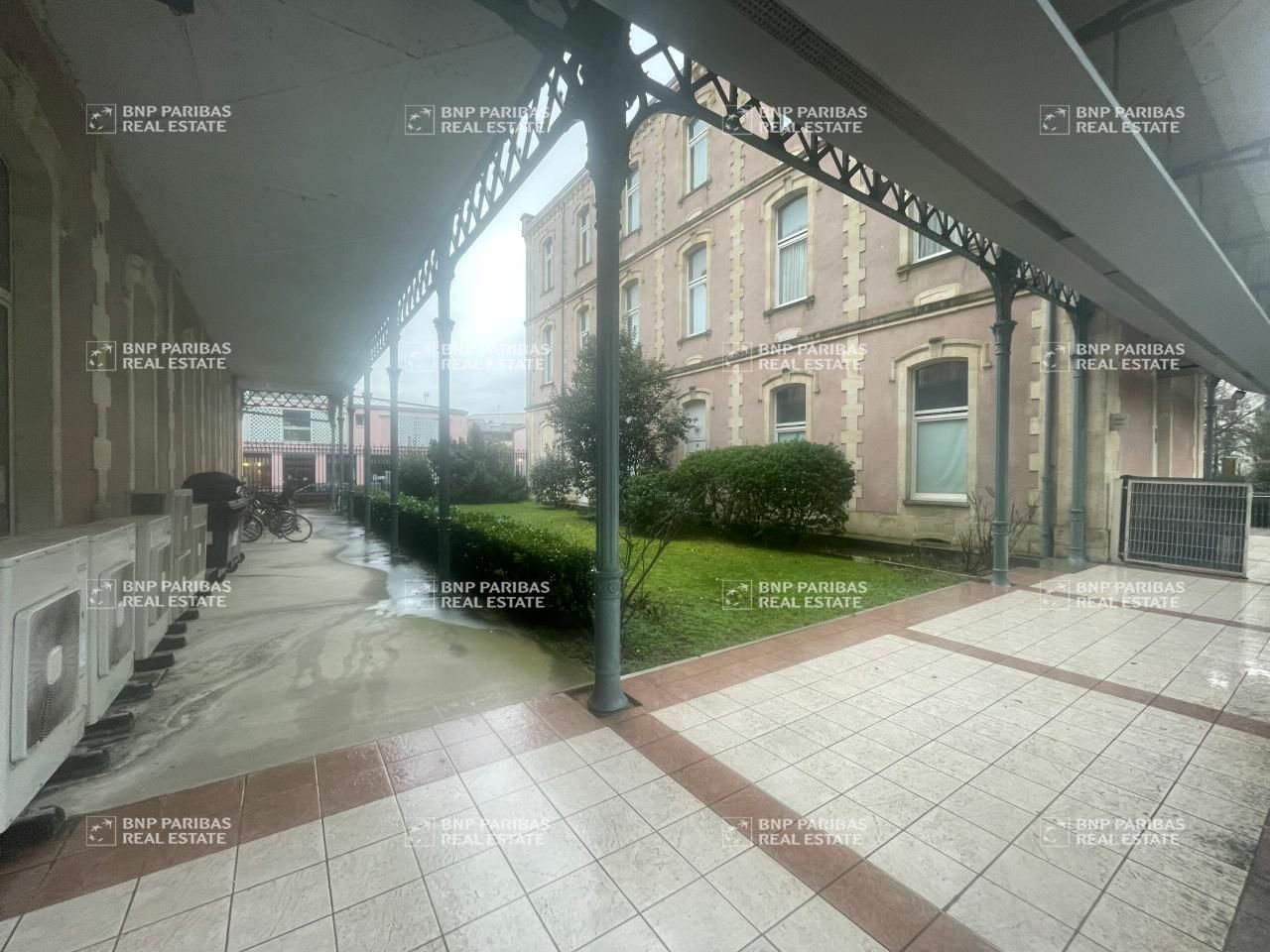 133 m² pour ce bureaux en location à Bordeaux