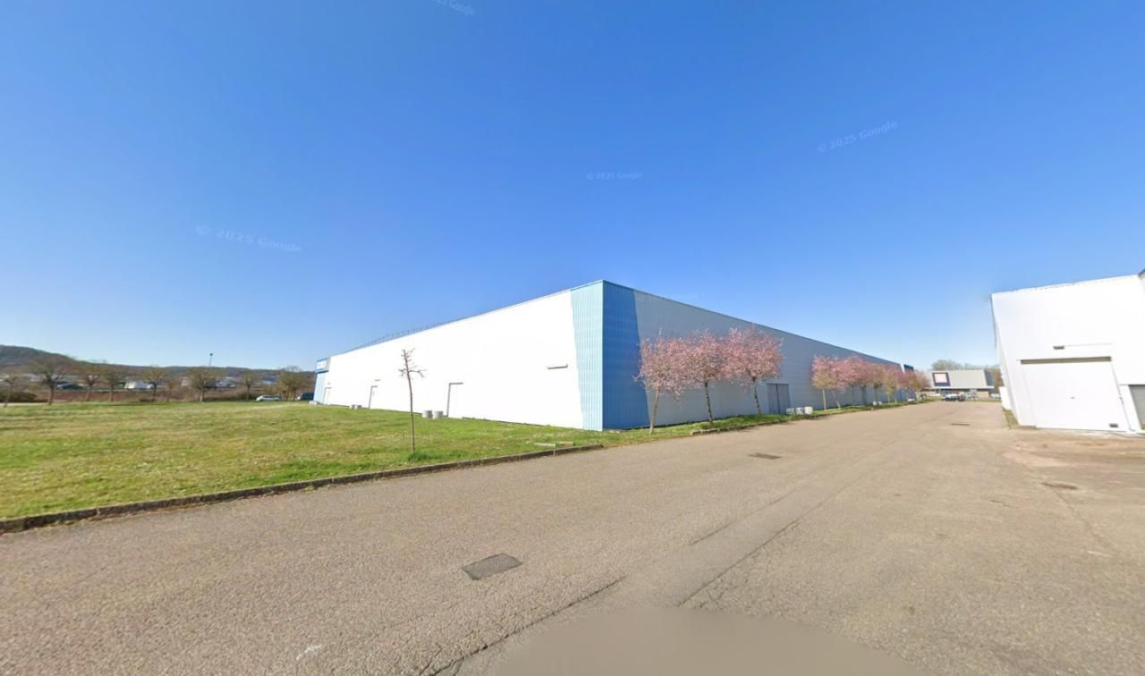 1725 m² pour ce local commercial en location à Augny