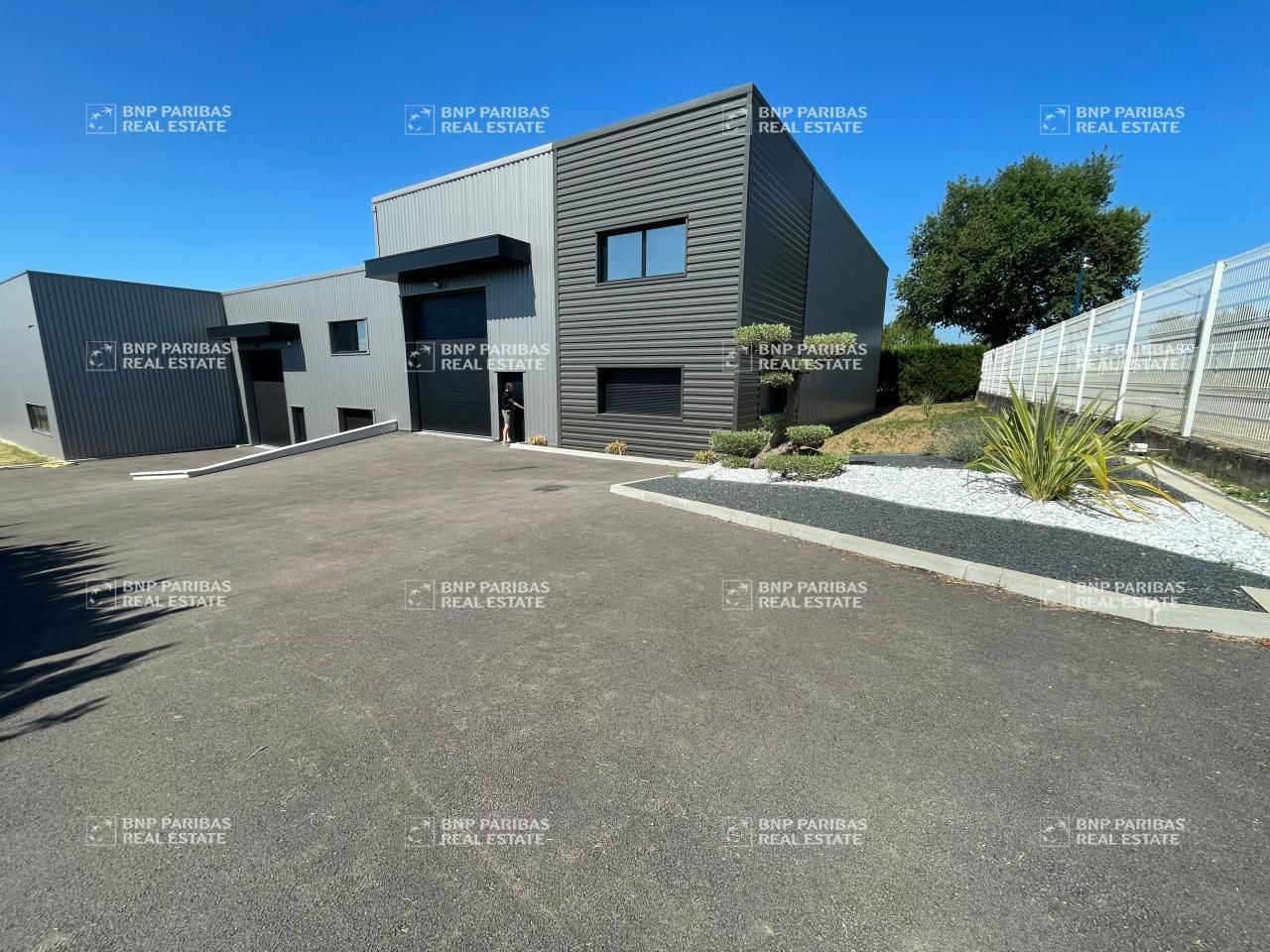 282 m² pour ce activité en location à Colombier-saugnieu