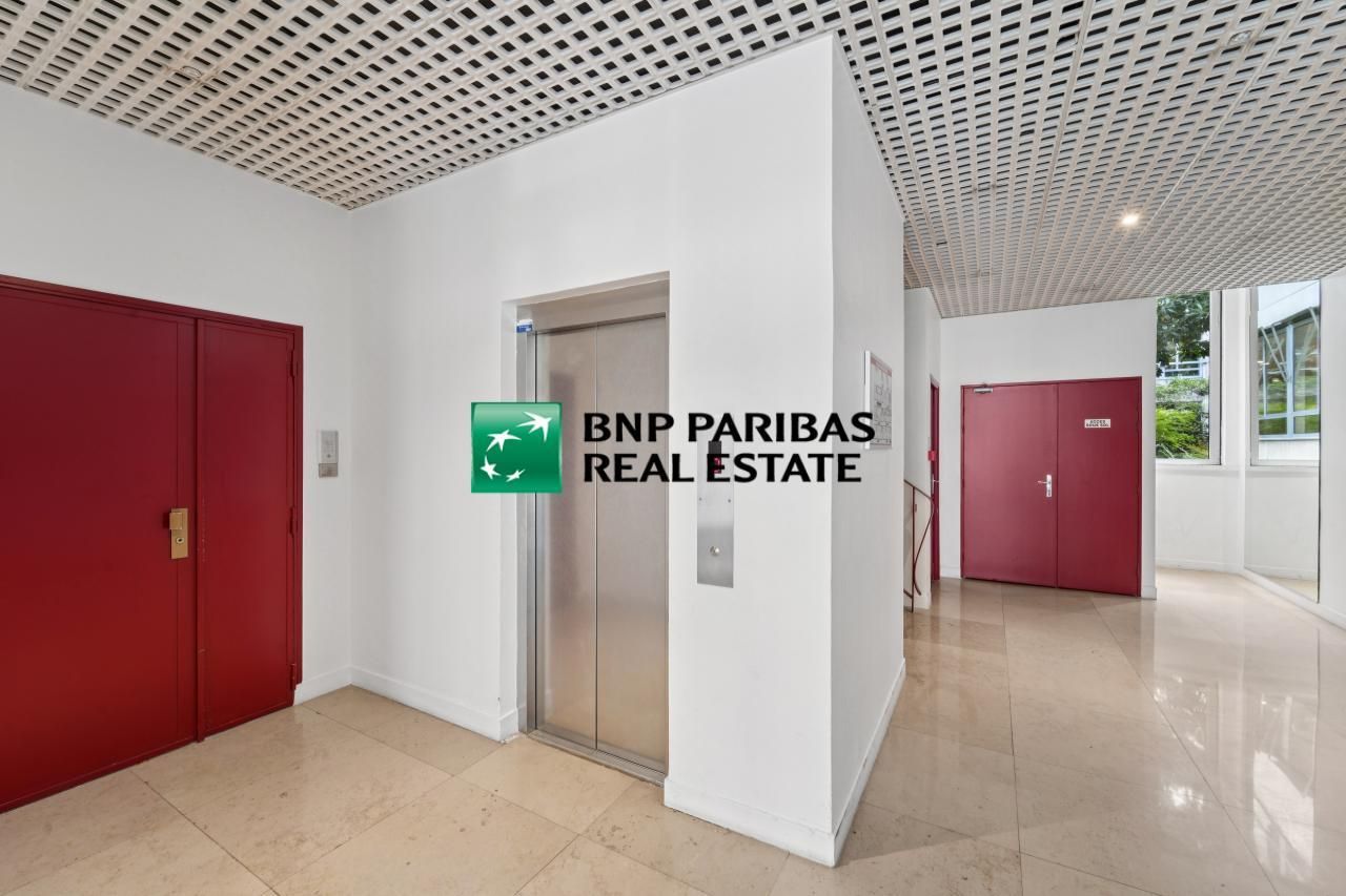 335 m² pour ce bureaux en location à Neuilly sur seine