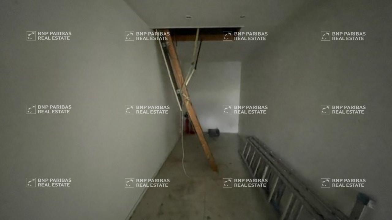 73 m² pour ce local commercial en location à Paris