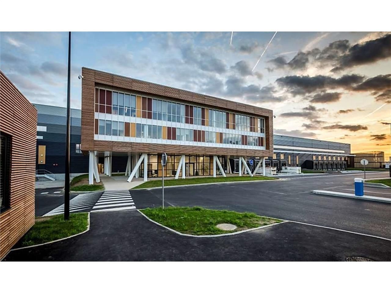 Située à 55 km au Sud-Est de Paris dans la contin