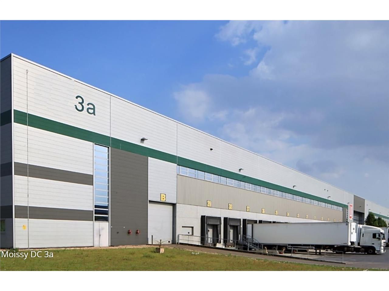 A 30 kms au Sud de Paris, CBRE, vous propose 1 bâ