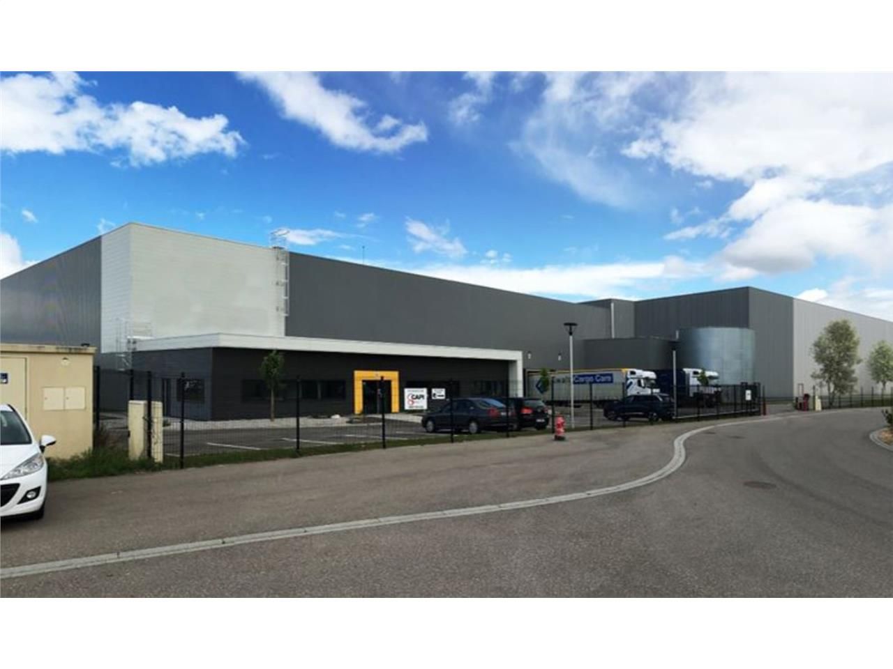 CBRE vous propose à la vente, un entrepôt. Situé 