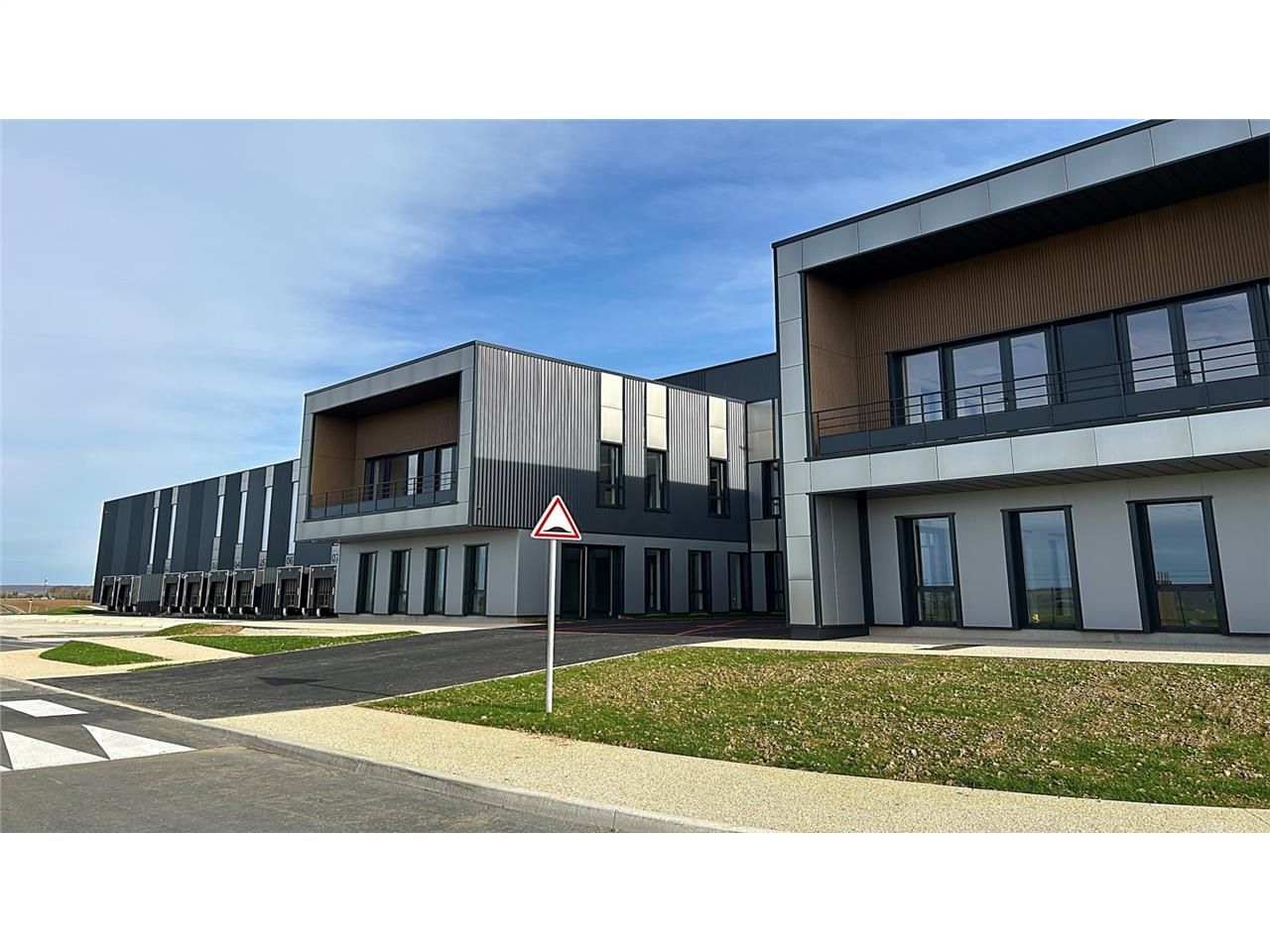 Entre Troyes et Orléans, A proximité des autorout