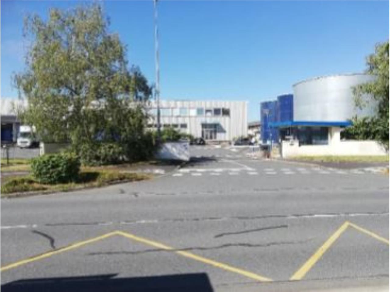 Dans la ZI de Buxerioux, à louer , sur un foncier