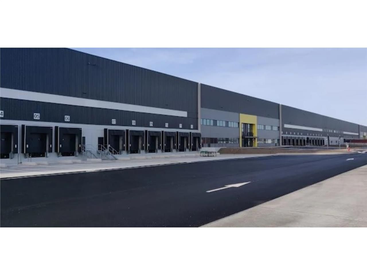 A 15 km du Havre.__En bordure du canal de Tancarv